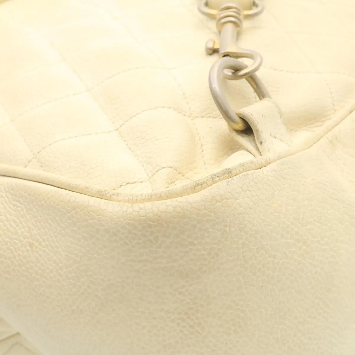 CHANEL Caviar Skin Matelasse Backpack White CC  am1922gA