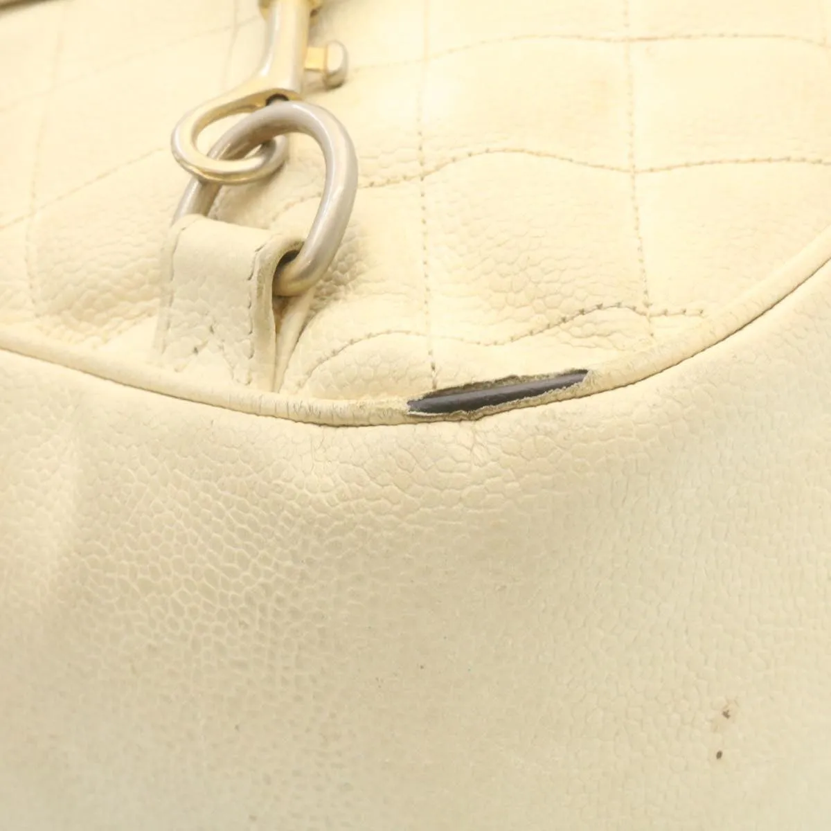 CHANEL Caviar Skin Matelasse Backpack White CC  am1922gA