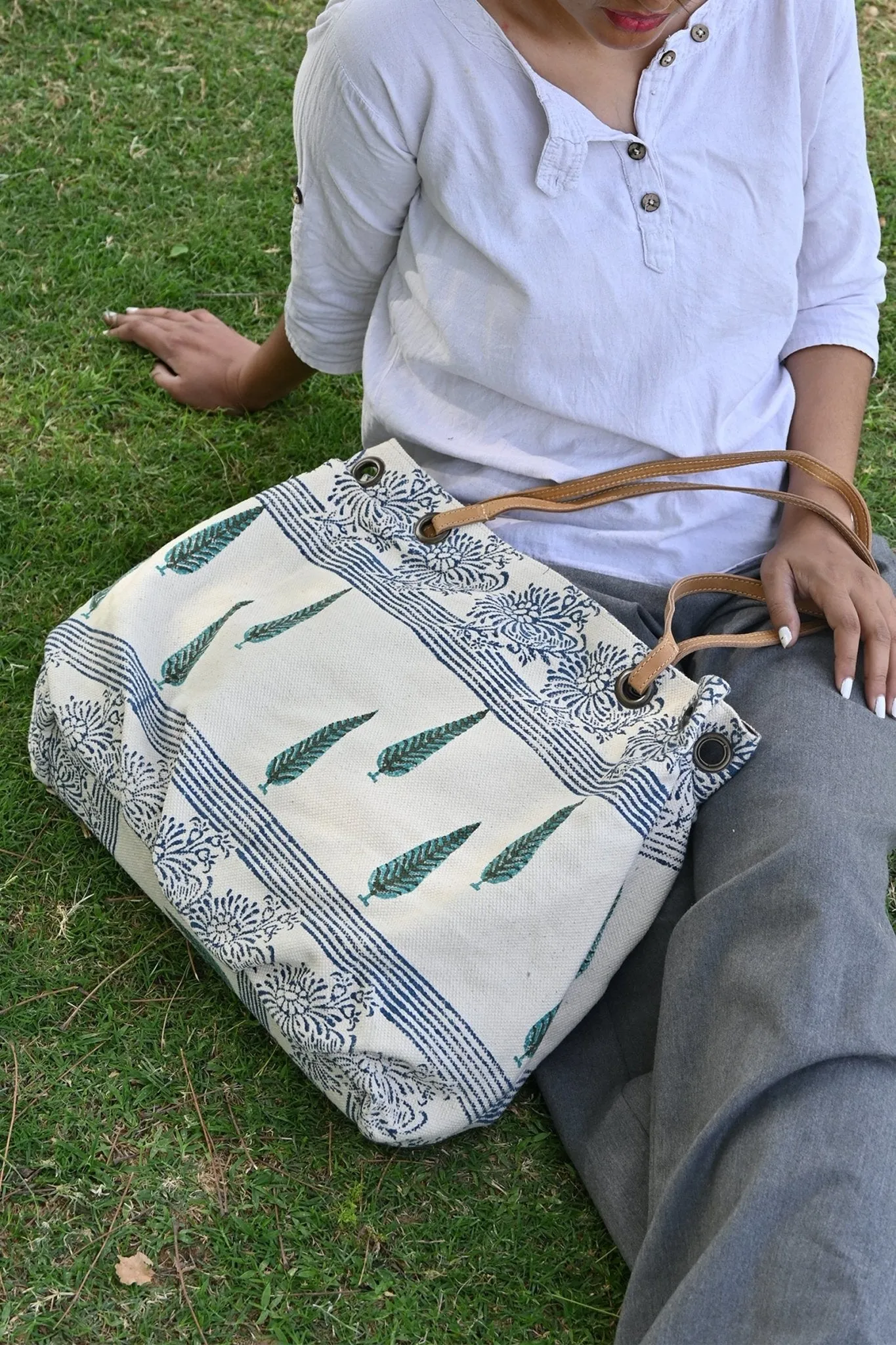 ELBRUS - BLOCK  PRINTED HAND   BAG