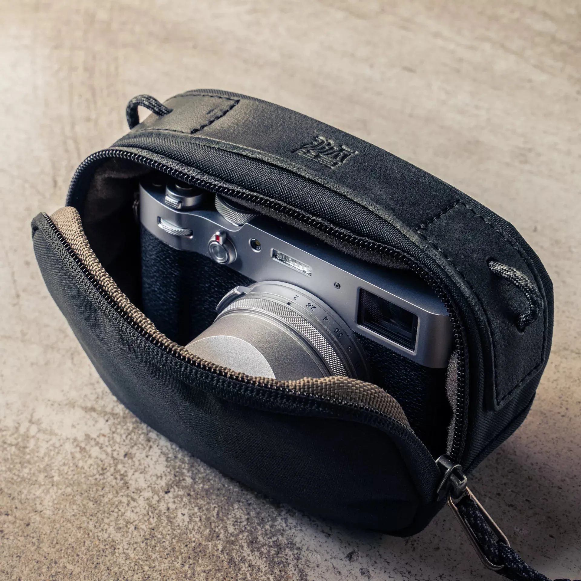 Portable Camera Pouch M