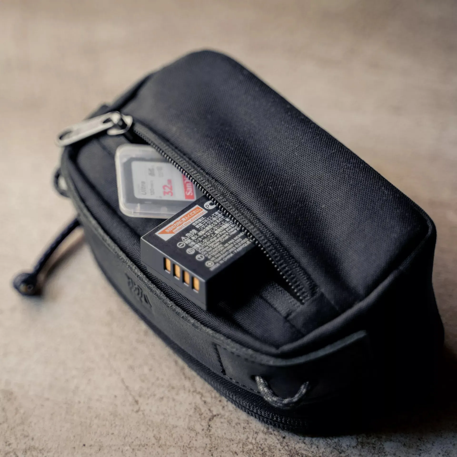 Portable Camera Pouch M