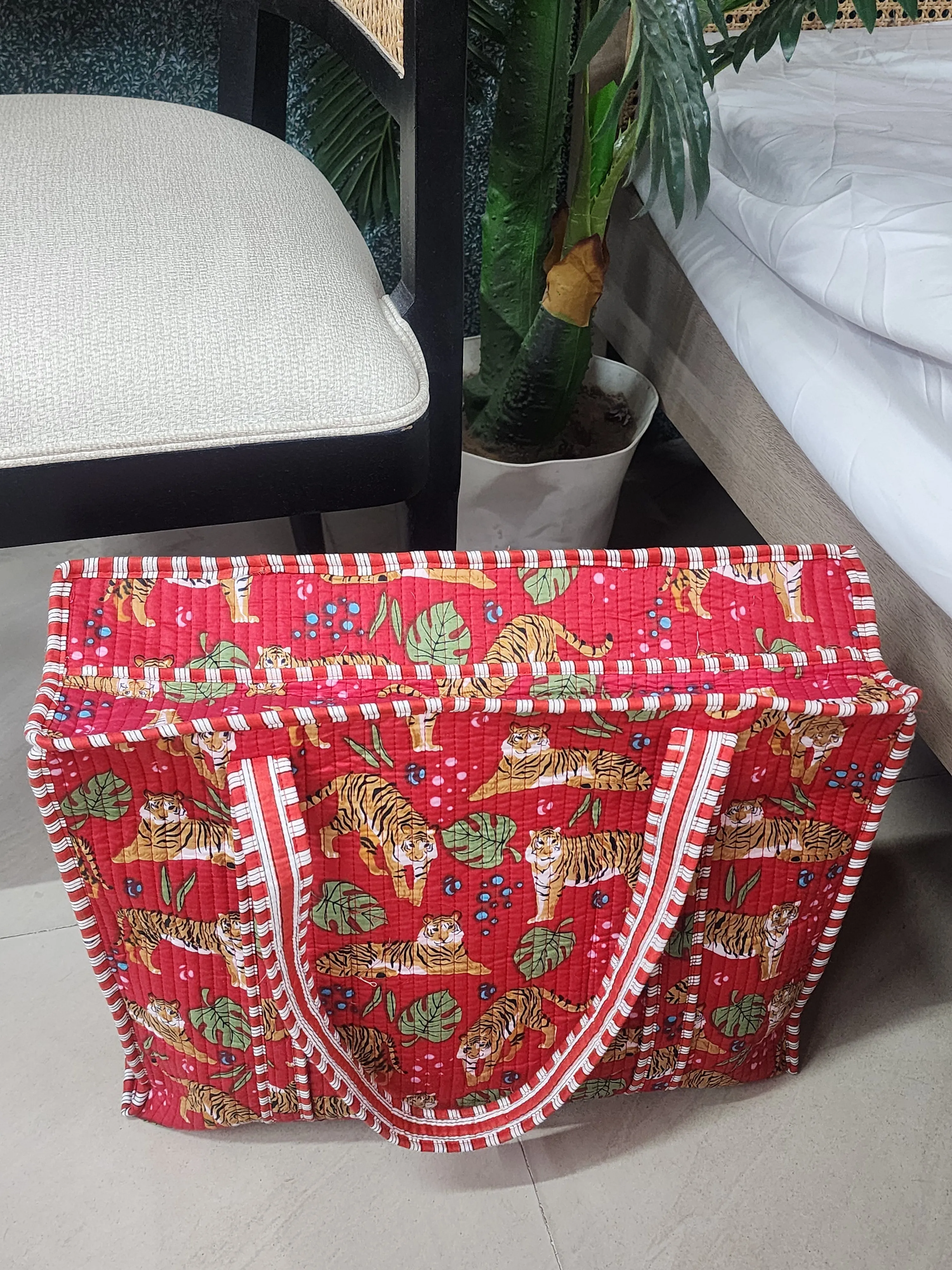 Red Jute Handblock Printed Tote Bag With Concealed Zip